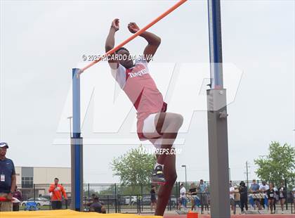 Thumbnail 3 in UIL 6A Track Region III Final (High Jump) photogallery.