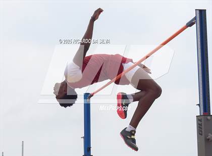 Thumbnail 3 in UIL 6A Track Region III Final (High Jump) photogallery.