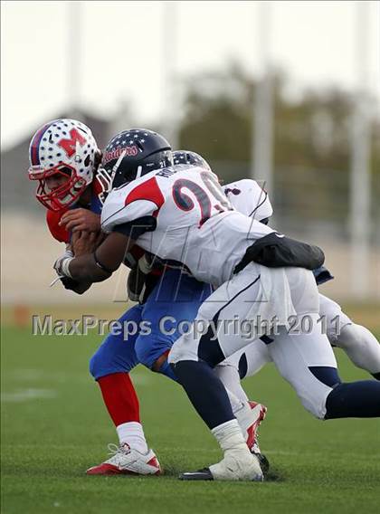 Thumbnail 3 in Midway vs. Ryan (4A Division 1 Region 1 Semifinals) photogallery.