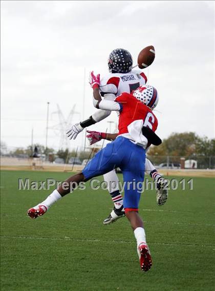 Thumbnail 2 in Midway vs. Ryan (4A Division 1 Region 1 Semifinals) photogallery.