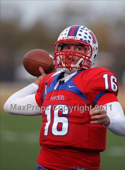Thumbnail 2 in Midway vs. Ryan (4A Division 1 Region 1 Semifinals) photogallery.