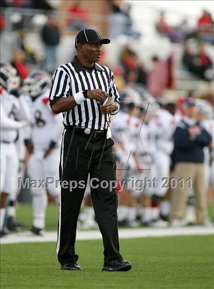 Thumbnail 1 in Midway vs. Ryan (4A Division 1 Region 1 Semifinals) photogallery.