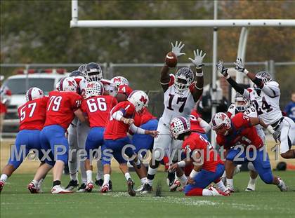 Thumbnail 2 in Midway vs. Ryan (4A Division 1 Region 1 Semifinals) photogallery.