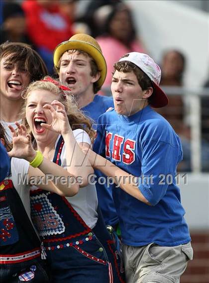 Thumbnail 2 in Midway vs. Ryan (4A Division 1 Region 1 Semifinals) photogallery.