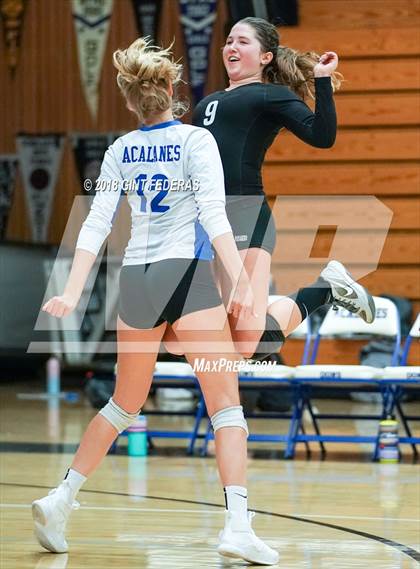 Thumbnail 3 in Moreau Catholic @ Acalanes photogallery.