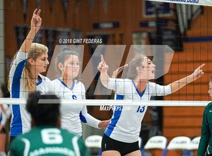 Thumbnail 2 in Moreau Catholic @ Acalanes photogallery.
