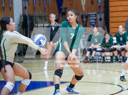 Thumbnail 3 in Moreau Catholic @ Acalanes photogallery.
