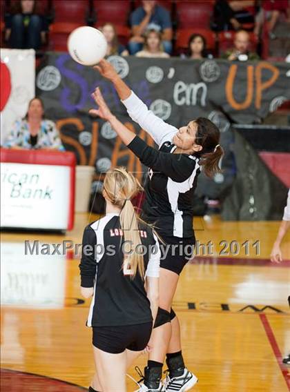 Thumbnail 3 in Levelland Varsity vs. Lubbock High photogallery.