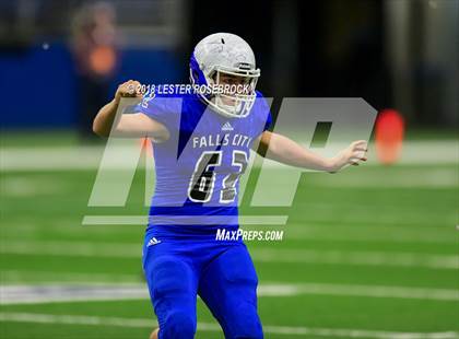 Thumbnail 3 in Falls City vs. Burton (UIL 2A Quarterfinal Playoffs) photogallery.