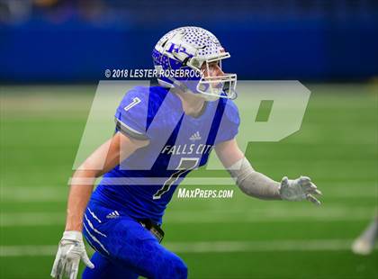 Thumbnail 2 in Falls City vs. Burton (UIL 2A Quarterfinal Playoffs) photogallery.