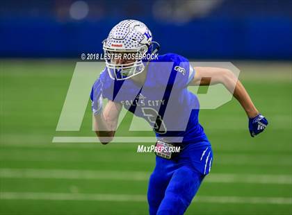 Thumbnail 2 in Falls City vs. Burton (UIL 2A Quarterfinal Playoffs) photogallery.