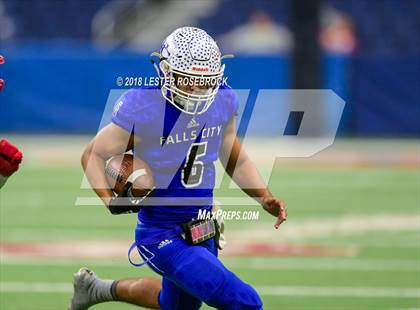 Thumbnail 2 in Falls City vs. Burton (UIL 2A Quarterfinal Playoffs) photogallery.