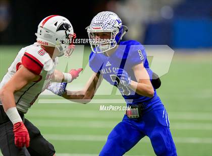 Thumbnail 3 in Falls City vs. Burton (UIL 2A Quarterfinal Playoffs) photogallery.