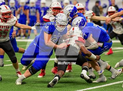 Thumbnail 3 in Falls City vs. Burton (UIL 2A Quarterfinal Playoffs) photogallery.