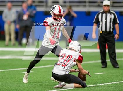 Thumbnail 2 in Falls City vs. Burton (UIL 2A Quarterfinal Playoffs) photogallery.