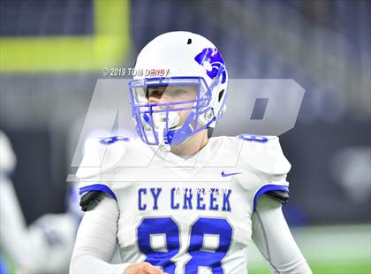Thumbnail 3 in Strake Jesuit vs Cypress Creek (UIL 6A Regional Playoff) photogallery.