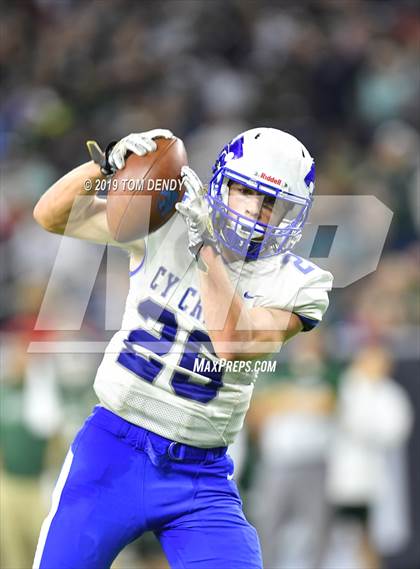 Thumbnail 1 in Strake Jesuit vs Cypress Creek (UIL 6A Regional Playoff) photogallery.