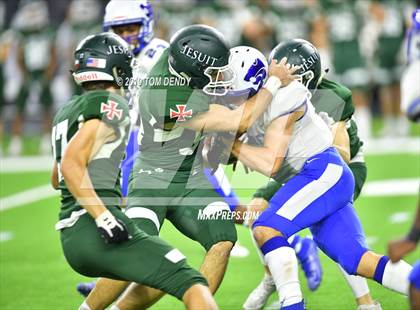 Thumbnail 2 in Strake Jesuit vs Cypress Creek (UIL 6A Regional Playoff) photogallery.