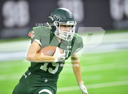 Thumbnail 2 in Strake Jesuit vs Cypress Creek (UIL 6A Regional Playoff) photogallery.