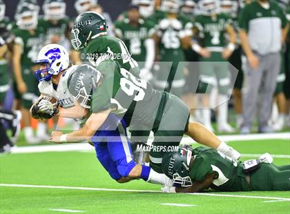 Thumbnail 2 in Strake Jesuit vs Cypress Creek (UIL 6A Regional Playoff) photogallery.