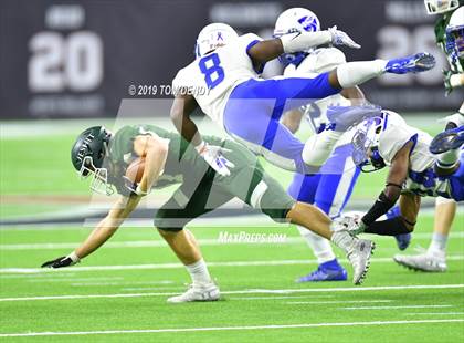 Thumbnail 1 in Strake Jesuit vs Cypress Creek (UIL 6A Regional Playoff) photogallery.