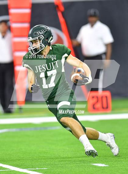 Thumbnail 1 in Strake Jesuit vs Cypress Creek (UIL 6A Regional Playoff) photogallery.