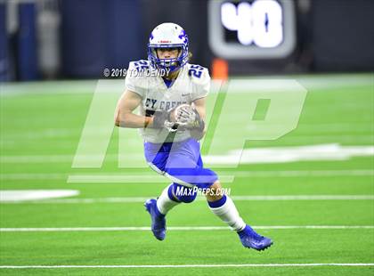 Thumbnail 3 in Strake Jesuit vs Cypress Creek (UIL 6A Regional Playoff) photogallery.