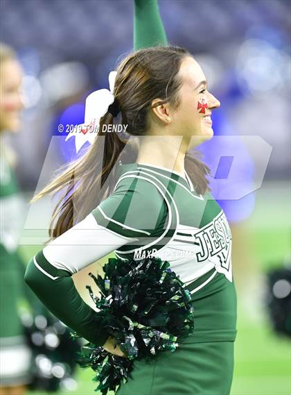 Thumbnail 2 in Strake Jesuit vs Cypress Creek (UIL 6A Regional Playoff) photogallery.