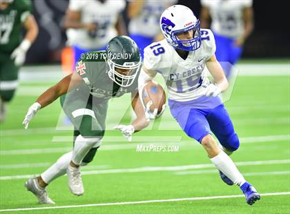 Thumbnail 3 in Strake Jesuit vs Cypress Creek (UIL 6A Regional Playoff) photogallery.