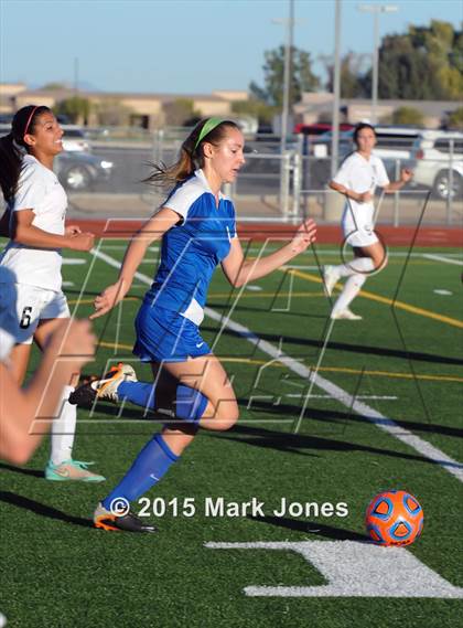 Thumbnail 2 in Fountain Hills vs. Walden Grove (AIA D3 Final) photogallery.