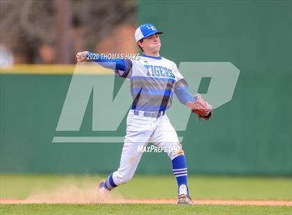 Thumbnail 2 in Linden-Kildare vs Rayville photogallery.