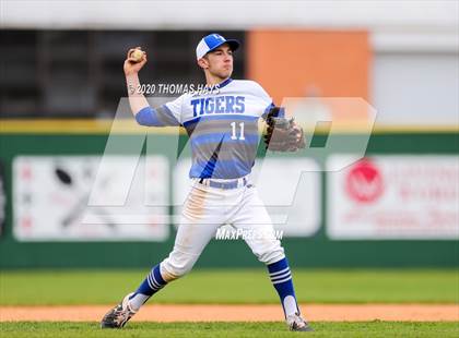 Thumbnail 3 in Linden-Kildare vs Rayville photogallery.