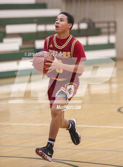Thumbnail 3 in Righetti vs. Tulare Union (Andrew Bedoya Holiday Classic) photogallery.
