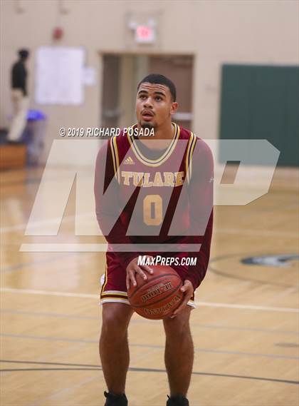 Thumbnail 2 in Righetti vs. Tulare Union (Andrew Bedoya Holiday Classic) photogallery.