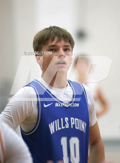 Thumbnail 2 in Grand Saline vs Wills Point photogallery.
