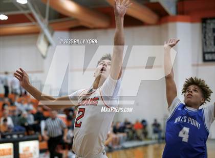 Thumbnail 1 in Grand Saline vs Wills Point photogallery.