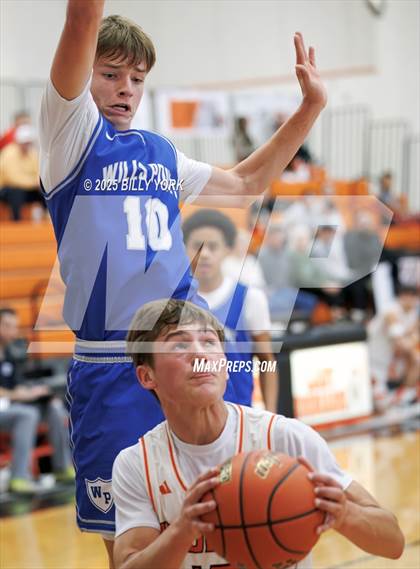 Thumbnail 1 in Grand Saline vs Wills Point photogallery.