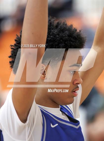 Thumbnail 3 in Grand Saline vs Wills Point photogallery.