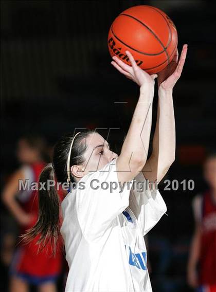 Thumbnail 1 in Auburn vs Pawnee (Sangamon County Classic) photogallery.
