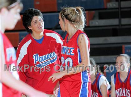 Thumbnail 3 in Auburn vs Pawnee (Sangamon County Classic) photogallery.