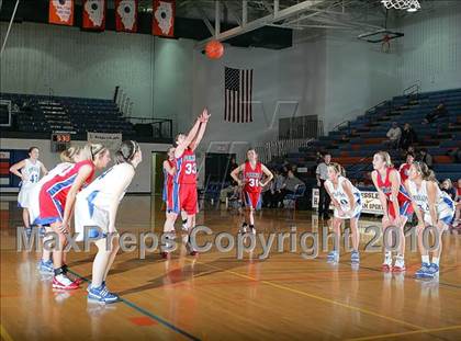 Thumbnail 3 in Auburn vs Pawnee (Sangamon County Classic) photogallery.