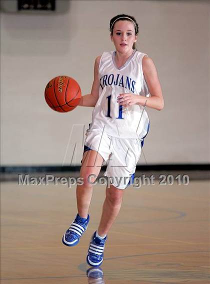 Thumbnail 2 in Auburn vs Pawnee (Sangamon County Classic) photogallery.