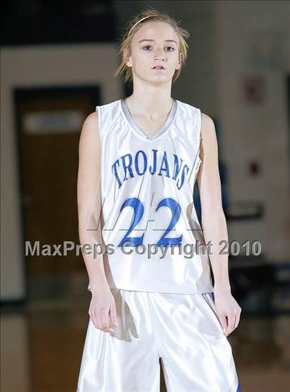 Thumbnail 1 in Auburn vs Pawnee (Sangamon County Classic) photogallery.