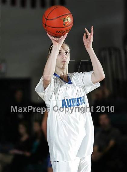 Thumbnail 2 in Auburn vs Pawnee (Sangamon County Classic) photogallery.