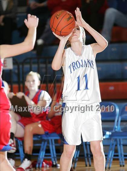 Thumbnail 1 in Auburn vs Pawnee (Sangamon County Classic) photogallery.