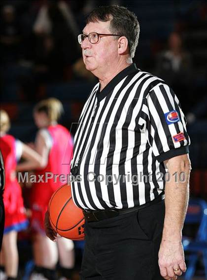 Thumbnail 1 in Auburn vs Pawnee (Sangamon County Classic) photogallery.