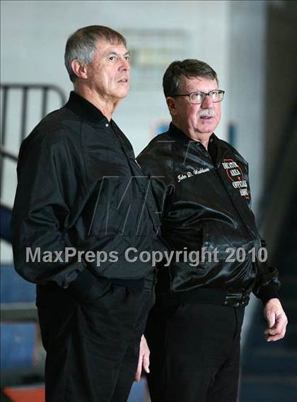Thumbnail 3 in Auburn vs Pawnee (Sangamon County Classic) photogallery.