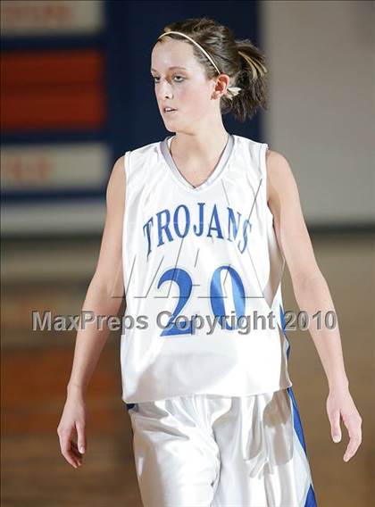 Thumbnail 2 in Auburn vs Pawnee (Sangamon County Classic) photogallery.