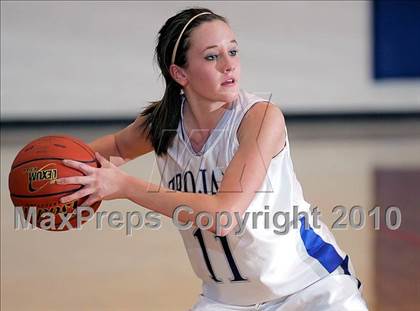 Thumbnail 3 in Auburn vs Pawnee (Sangamon County Classic) photogallery.