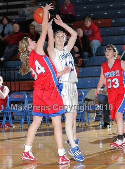 Thumbnail 2 in Auburn vs Pawnee (Sangamon County Classic) photogallery.
